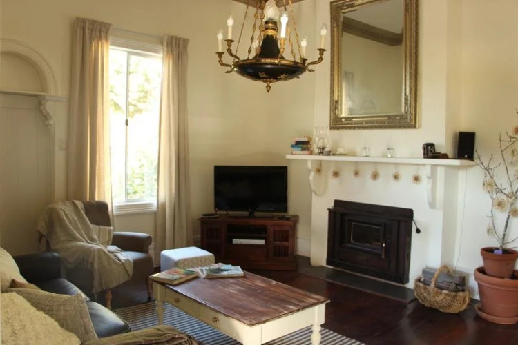 Bickley Valley Cottage