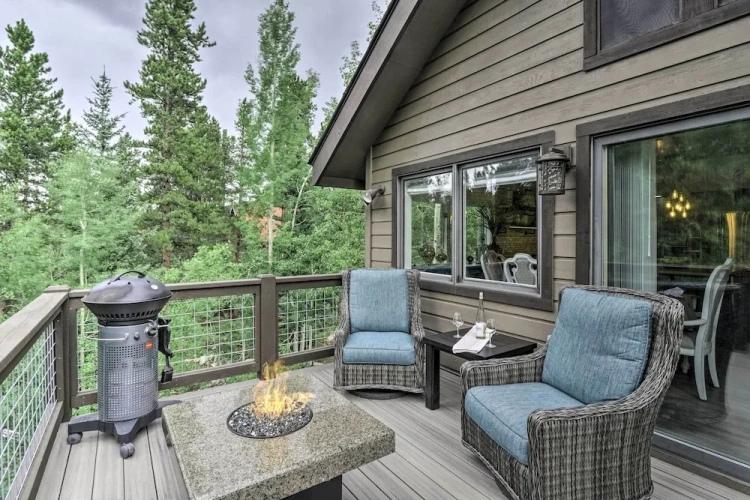 3 Bedrooms Cottage with balcony