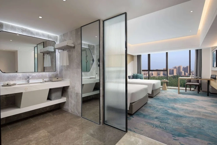 Business Quadruple room
