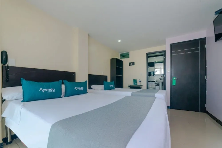 Standard Triple room
