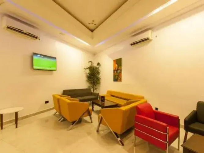The Point Hotel Suites - Standard Hotel