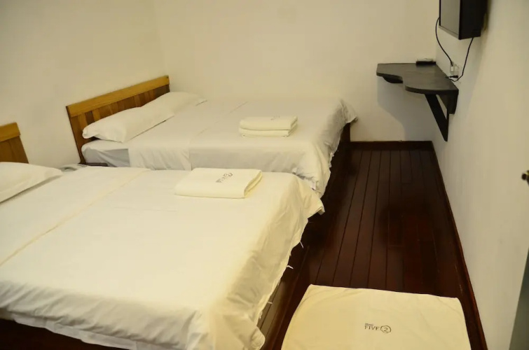 Hotel Five 2