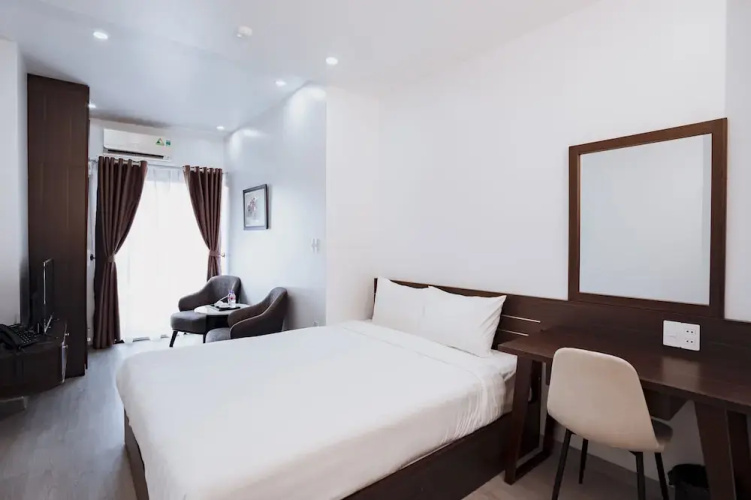 The Eastern Hotel & Apartment