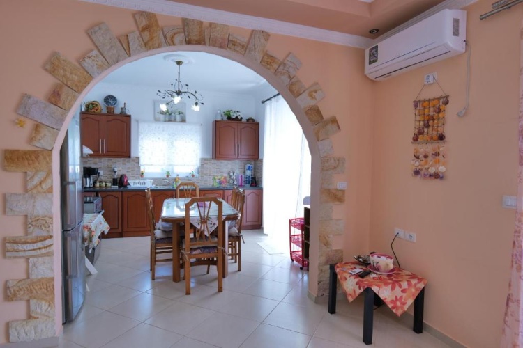 3 Bedrooms Apartment