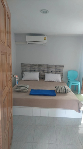 Easy Rooms and Minimart