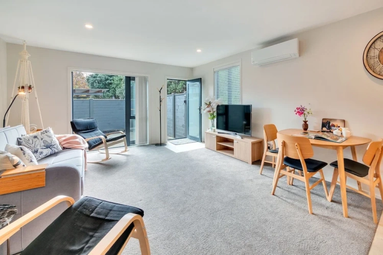 2 Bedrooms Cottage