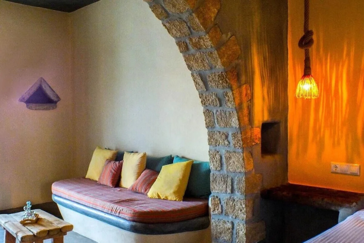 Finikas Hotel