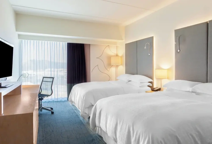Standard Quadruple Club room with panoramic view