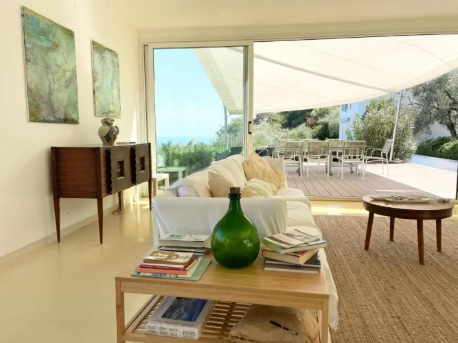 3 Bedrooms Villa