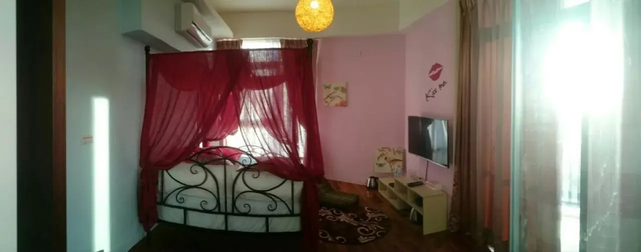 198 Red Hat B&B