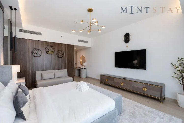 Modern 4BR w Full Burj Al Arab View Pvt Rooftop