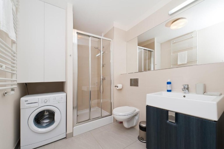 1 Bedroom Apartment