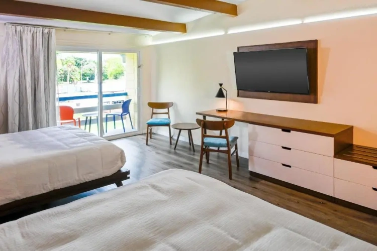 Standard Double room with pool view