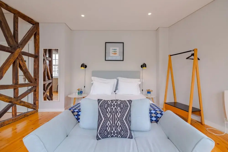 Pretty Apartment With Modern Comforts
