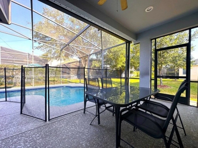 4 Bedrooms Villa