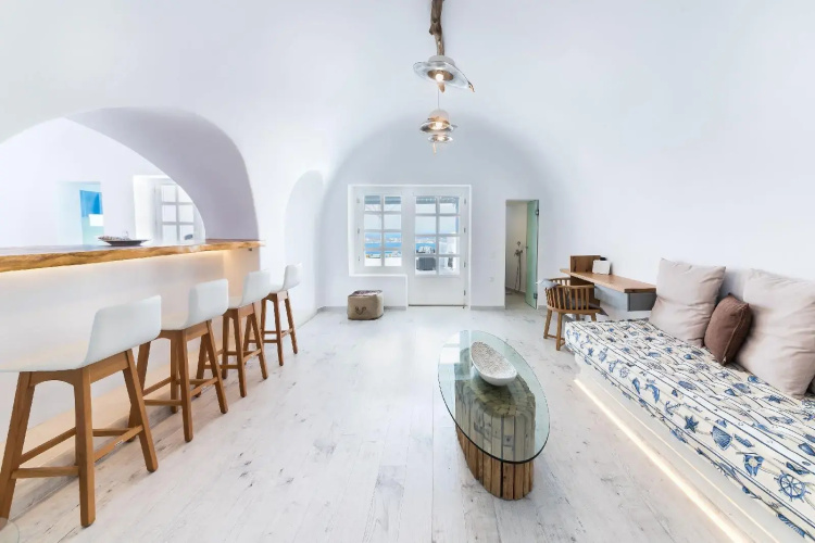 Hyperion Oia Suites