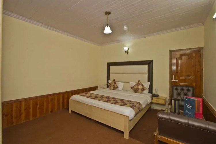 Hotel Pine Grove