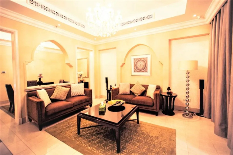 Incredible Stay at Dubai Old Town Souk Al Bahar