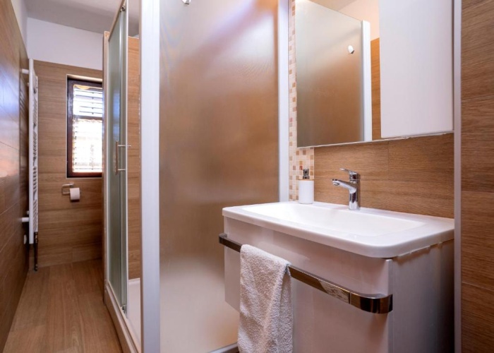 3 Bedrooms Apartment