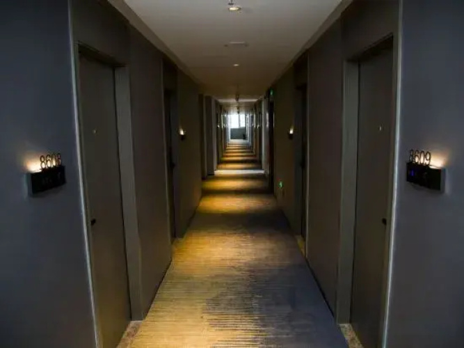 Longchang Jingu Hotel