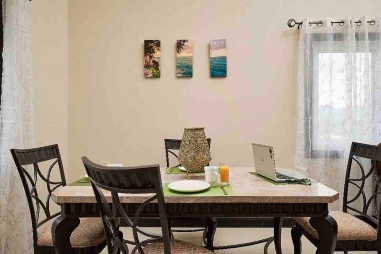 2 Bedrooms Cottage
