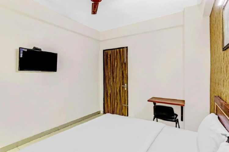 Hotel Noida Continental