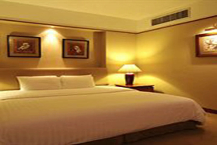 Pantip Suites