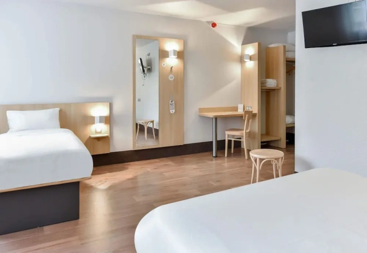 Triple room