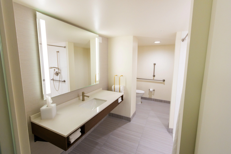 Crowne Plaza Cleveland At Playhouse Square photo 12