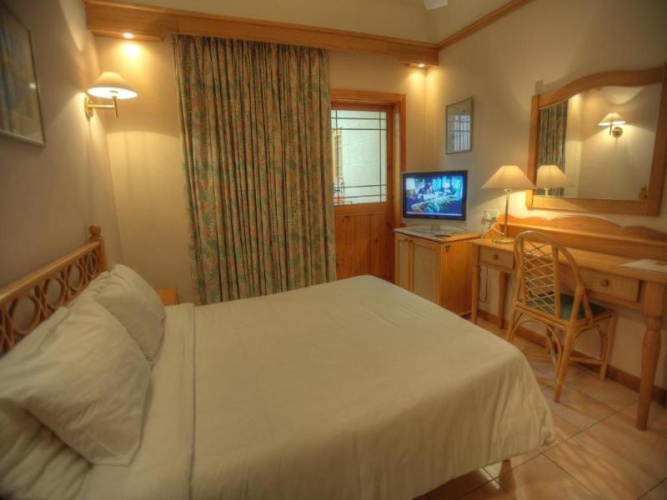 Standard Twin room with balcony