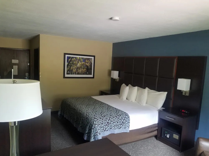 Days Inn by Wyndham Williams