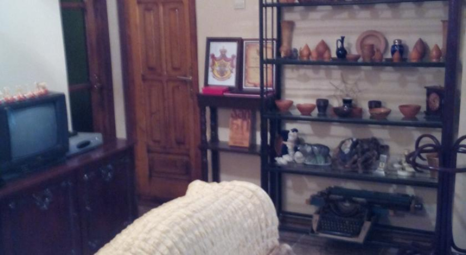 Gulo's guest house