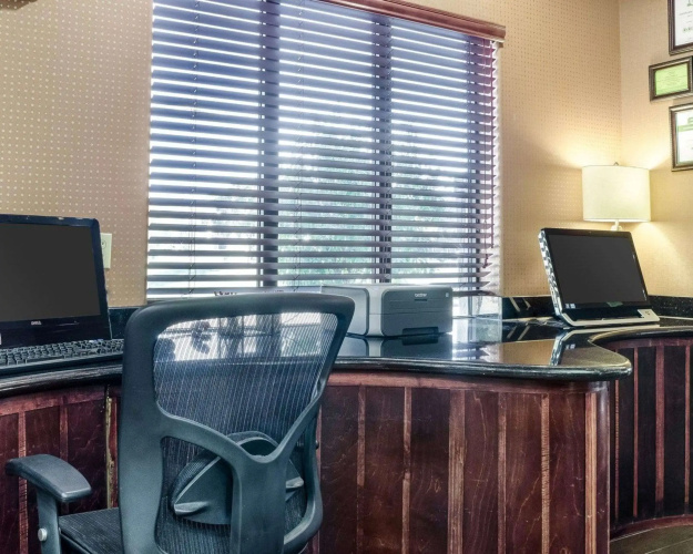 Comfort Suites Topeka Northwest