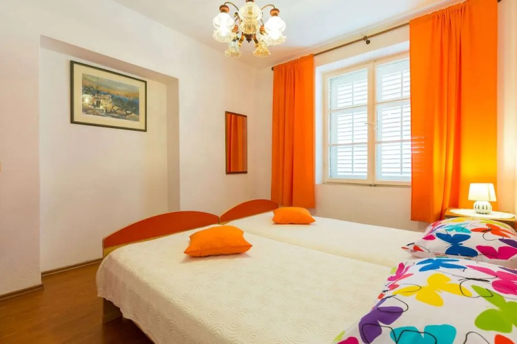 Anika Apartment