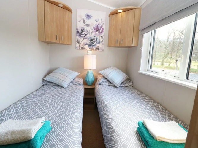 The Four Oaks Chalet
