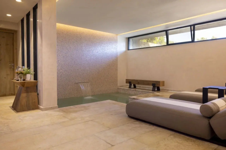 Les Regalia Hotel & SPA