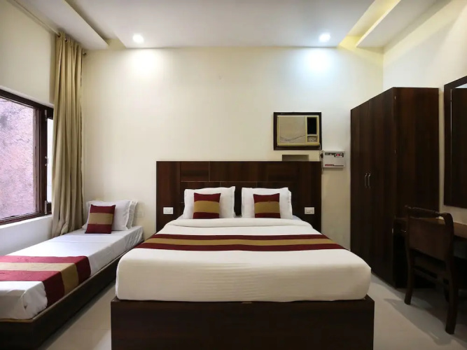OYO 9727 Hotel Welcome Inn 2