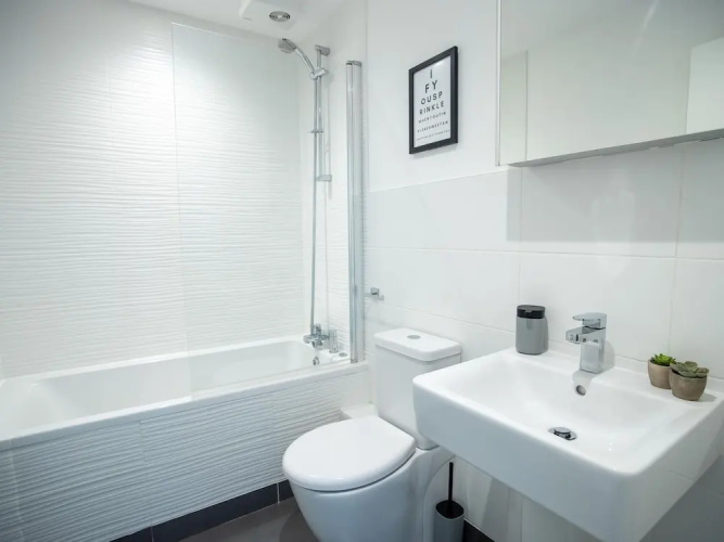 Exeter Cathedral Two-bedroom Stay