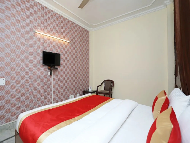 OYO 24421 Classic Hotel