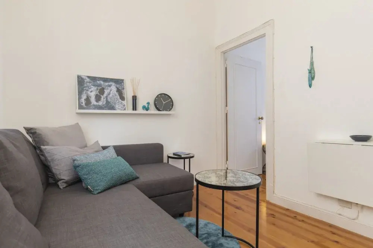 Sunny & Quiet Lisbon Apartment