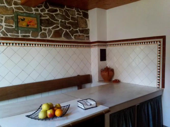4 Bedrooms Cottage