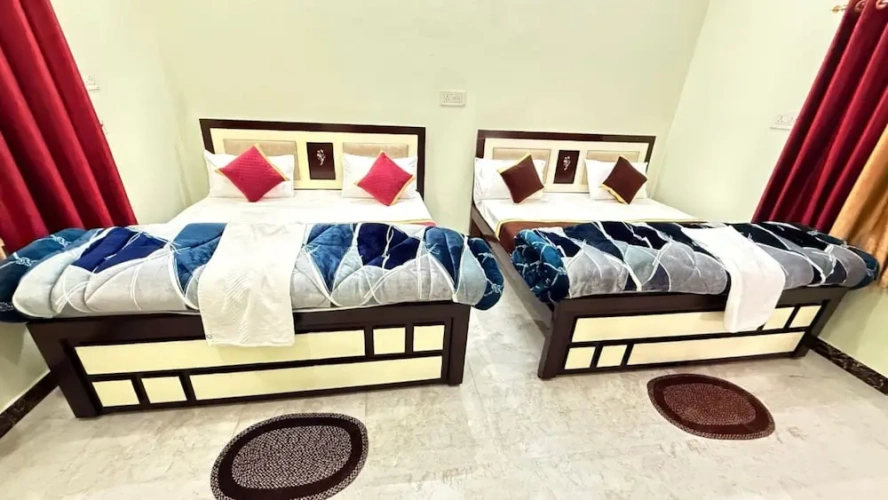 Deluxe Quadruple room with city view