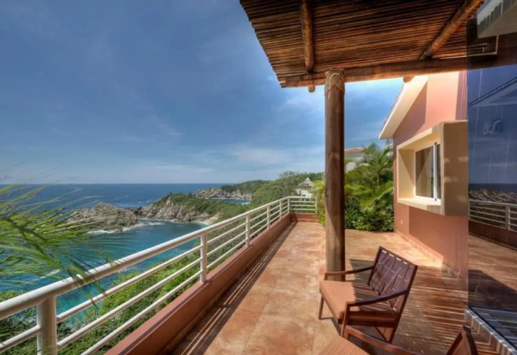 4 Bedrooms Villa