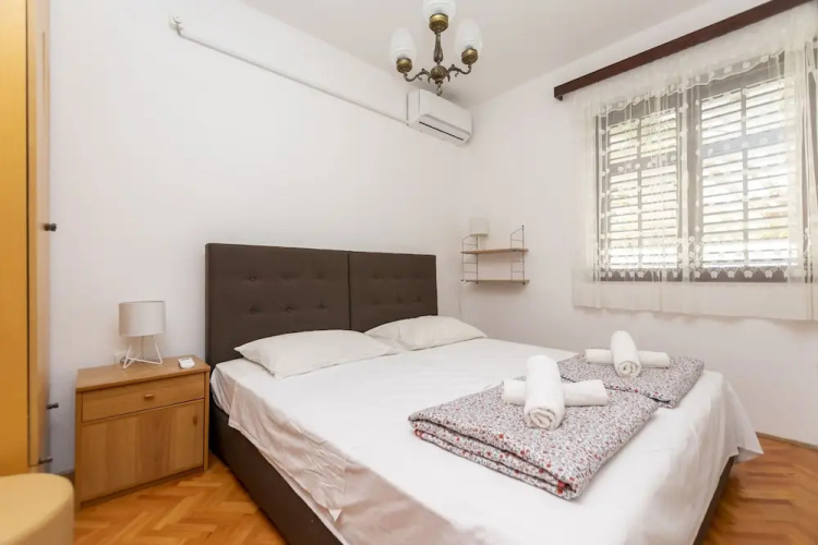 Apartments Djani