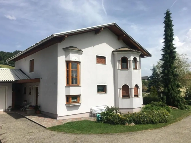 3 Bedrooms Apartment