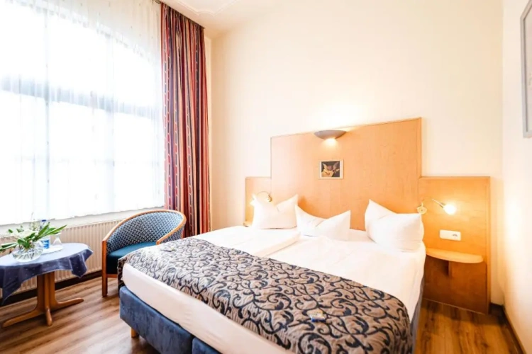 Standard Double room with land view