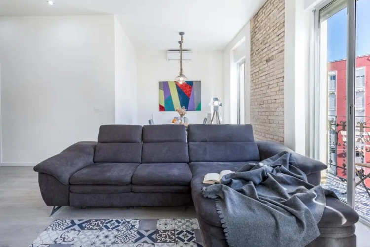 2 Bedrooms Apartment