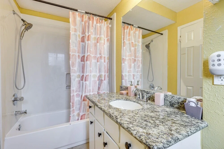 3 Bedrooms Cottage