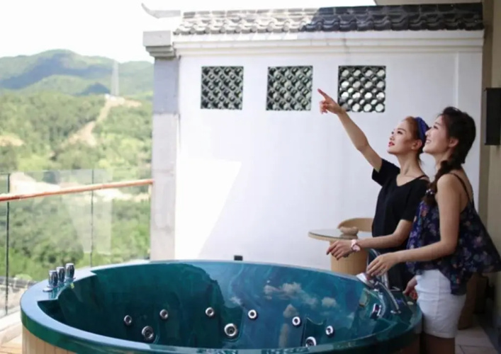 Lotus Hot Spring Hotel