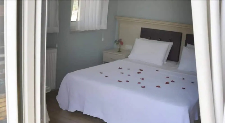 Cunda Edina Otel